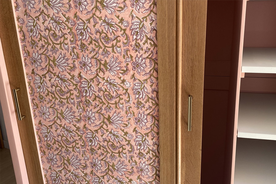 armoire_vintage_bois_rose_7.jpg