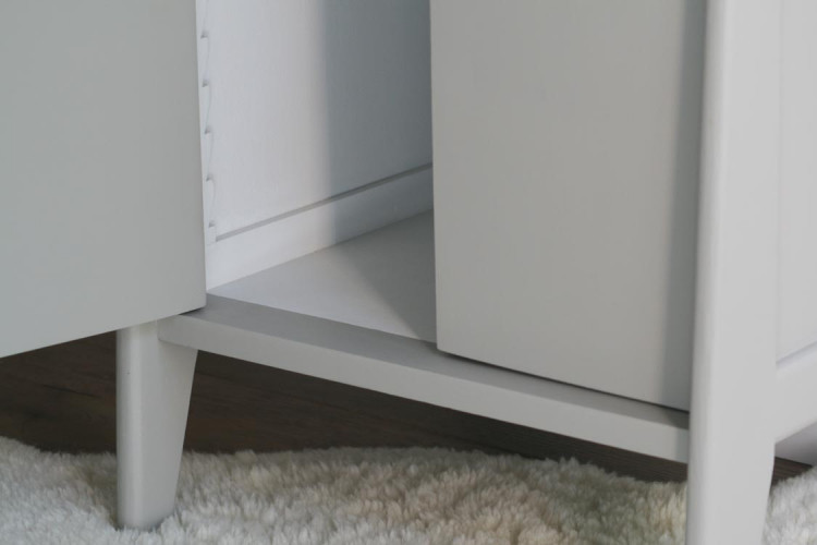 Petit meuble d'appoint fifties rénové 