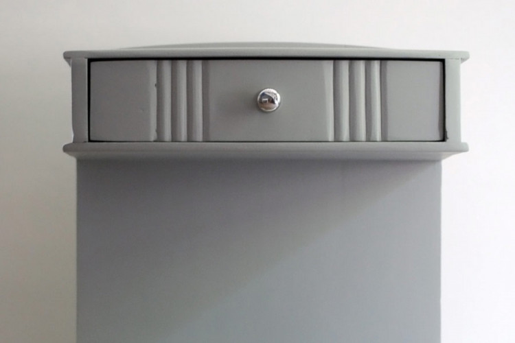 Table de chevet des années 50 rénovée